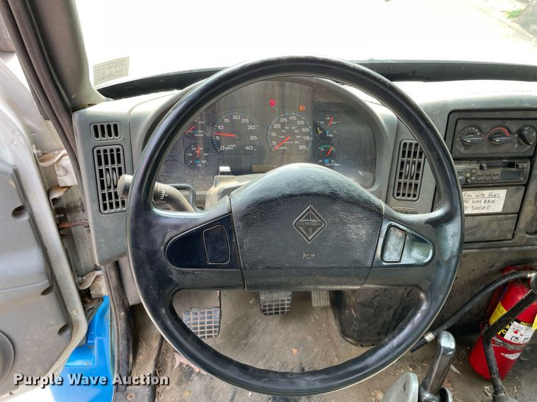 image for item LJ9713 2004 International 4300  flatbed truck