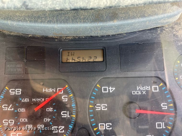 image for item LJ9713 2004 International 4300  flatbed truck