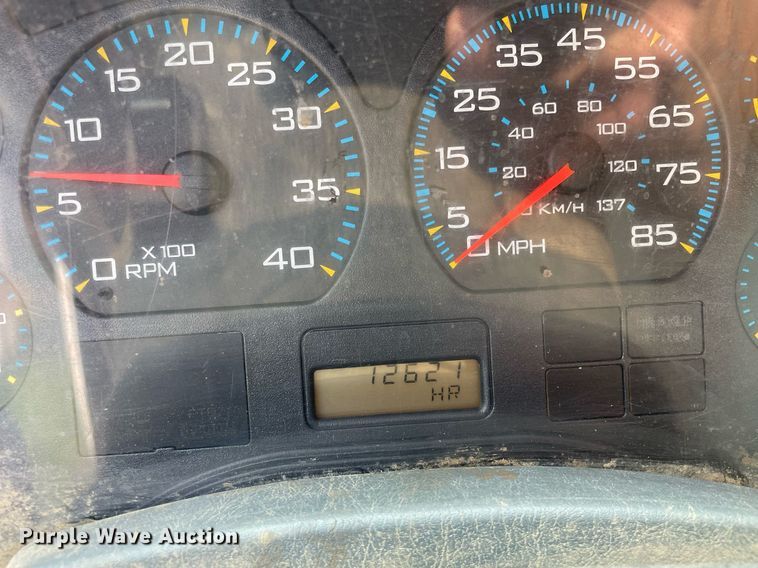 image for item LJ9713 2004 International 4300  flatbed truck