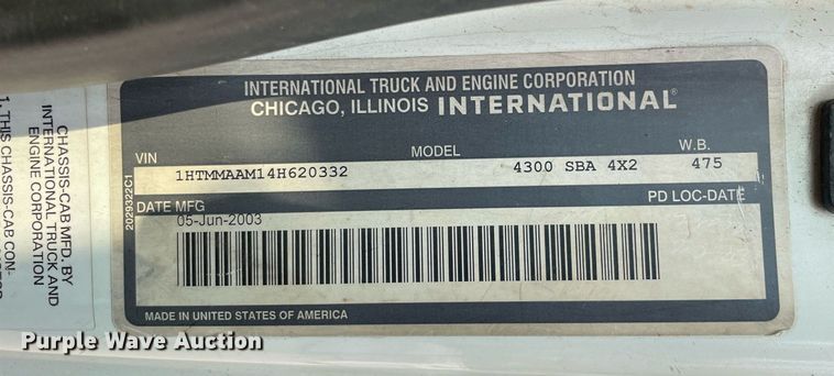 image for item LJ9713 2004 International 4300  flatbed truck