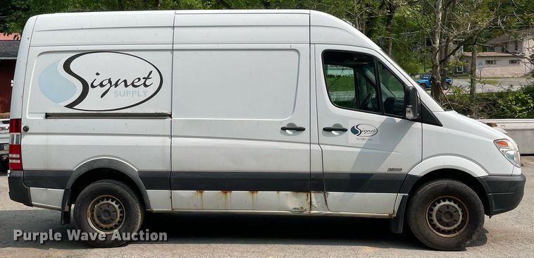 image for item LJ9714 2008 Freightliner Sprinter 2500  van
