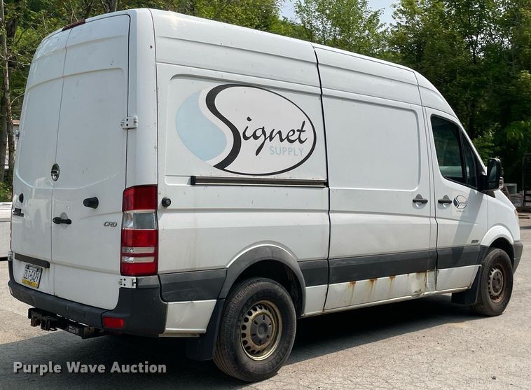 image for item LJ9714 2008 Freightliner Sprinter 2500  van