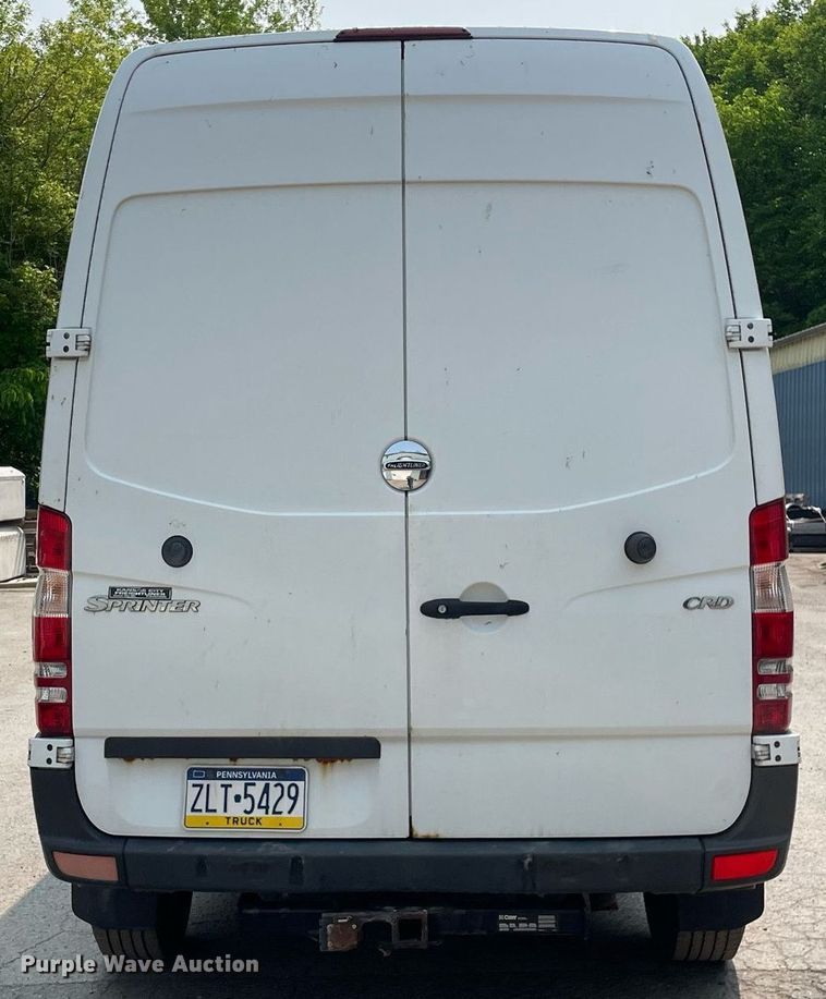 image for item LJ9714 2008 Freightliner Sprinter 2500  van