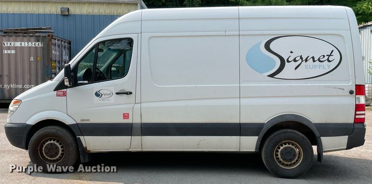 image for item LJ9714 2008 Freightliner Sprinter 2500  van