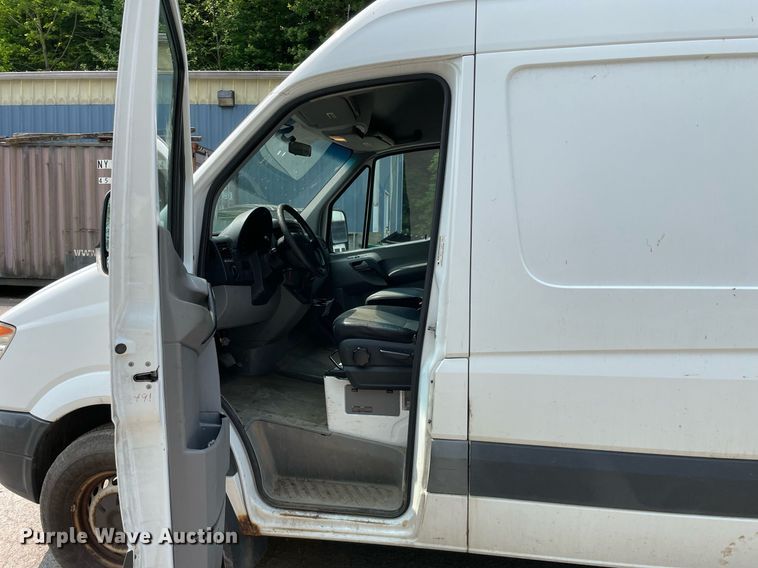 image for item LJ9714 2008 Freightliner Sprinter 2500  van