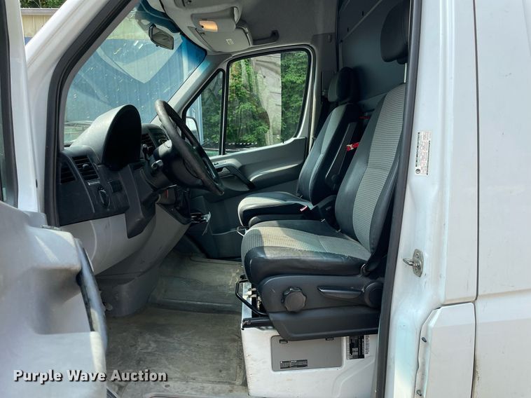 image for item LJ9714 2008 Freightliner Sprinter 2500  van