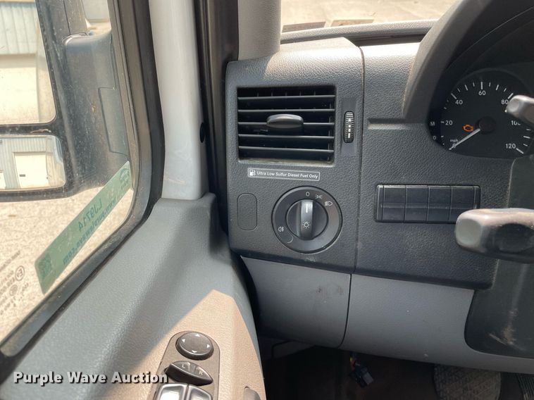 image for item LJ9714 2008 Freightliner Sprinter 2500  van