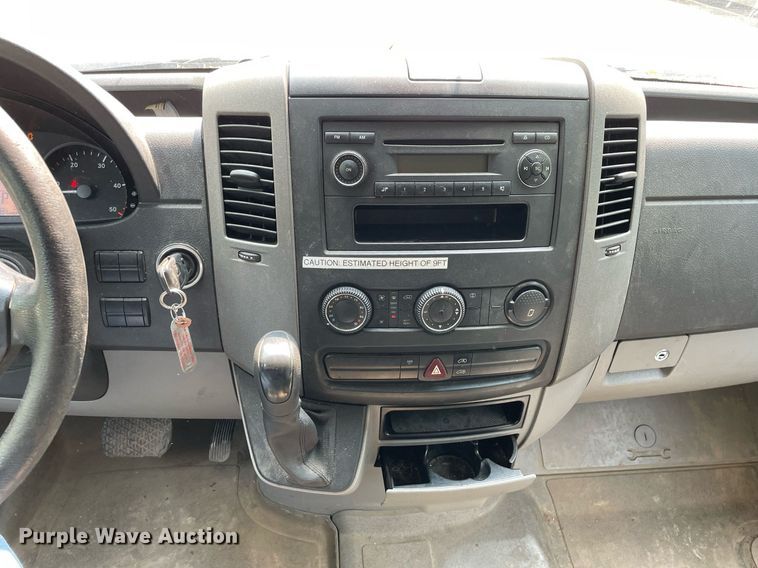 image for item LJ9714 2008 Freightliner Sprinter 2500  van