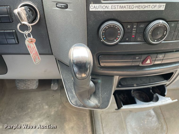 image for item LJ9714 2008 Freightliner Sprinter 2500  van