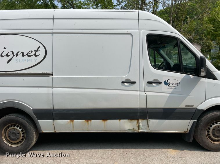 image for item LJ9714 2008 Freightliner Sprinter 2500  van