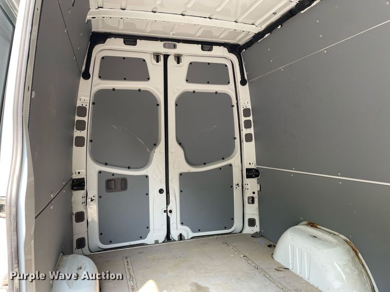 image for item LJ9714 2008 Freightliner Sprinter 2500  van