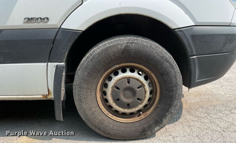 image for item LJ9714 2008 Freightliner Sprinter 2500  van