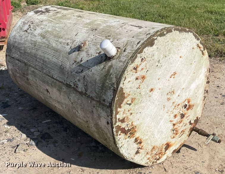 image for item LJ9719 Fuel tank