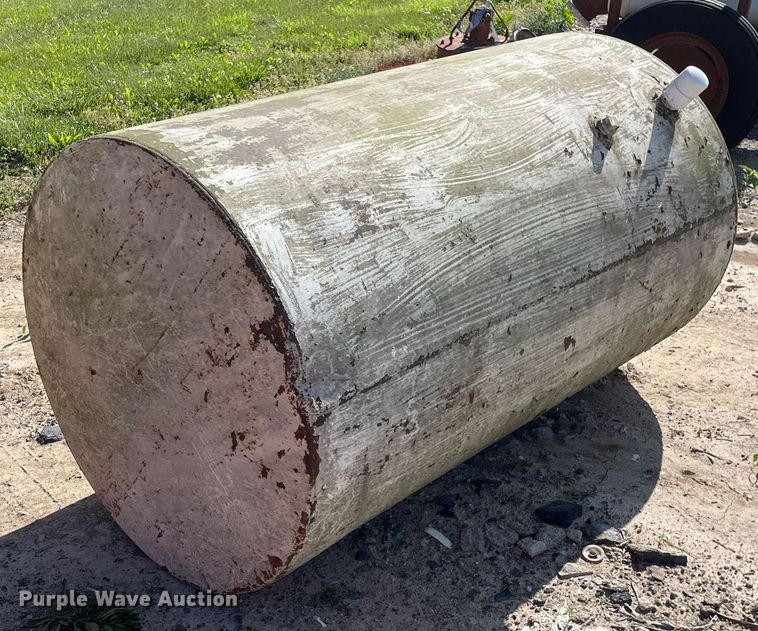 image for item LJ9719 Fuel tank