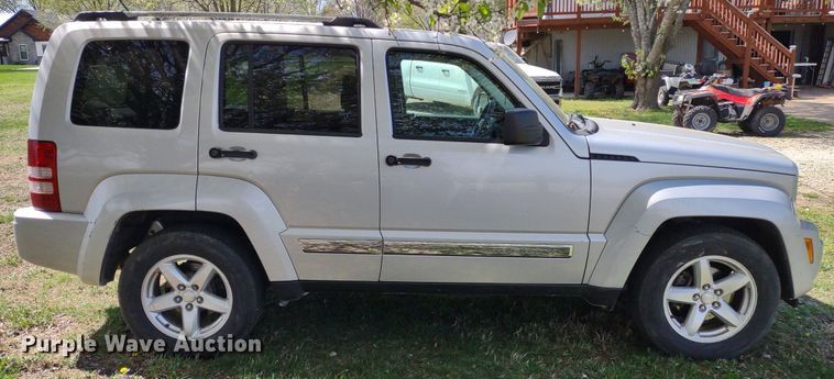 image for item LL9062 2010 Jeep Liberty Limited  SUV
