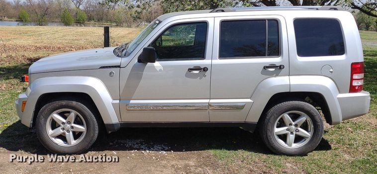 image for item LL9062 2010 Jeep Liberty Limited  SUV