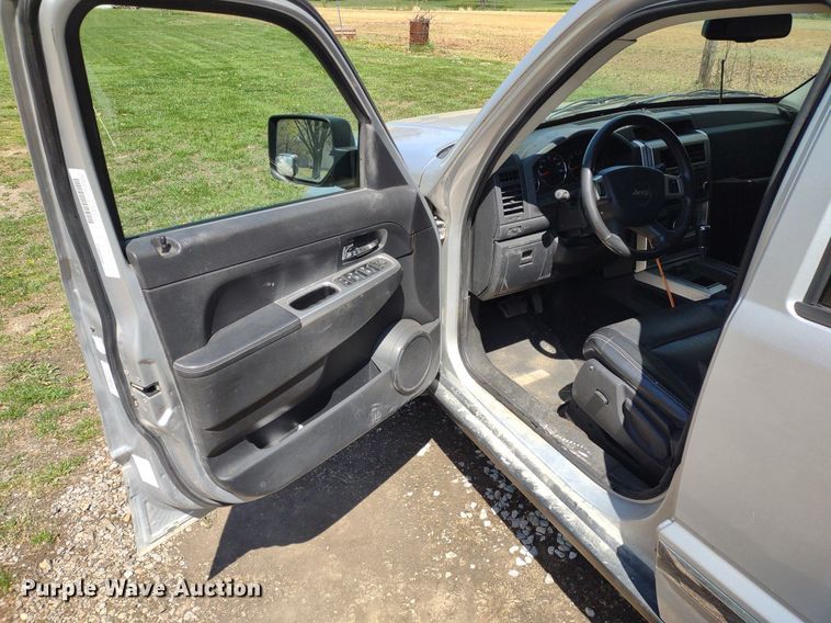 image for item LL9062 2010 Jeep Liberty Limited  SUV