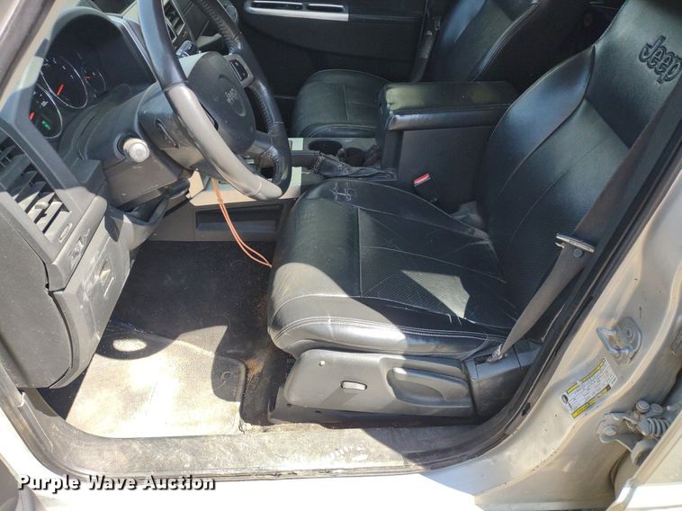 image for item LL9062 2010 Jeep Liberty Limited  SUV