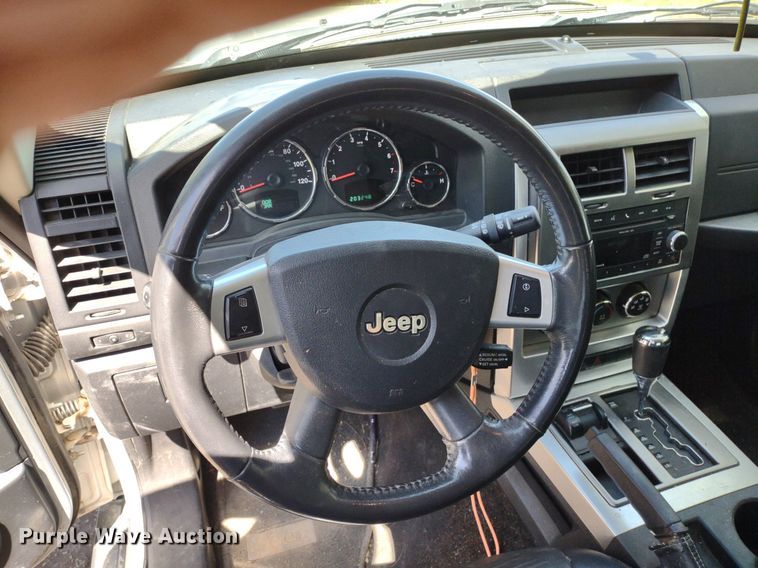 image for item LL9062 2010 Jeep Liberty Limited  SUV