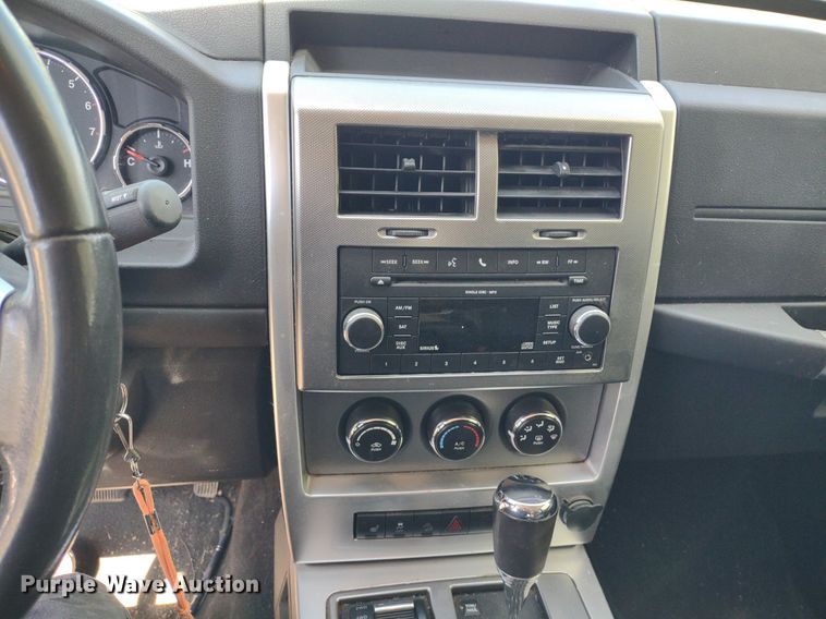 image for item LL9062 2010 Jeep Liberty Limited  SUV