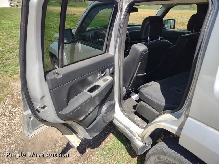 image for item LL9062 2010 Jeep Liberty Limited  SUV