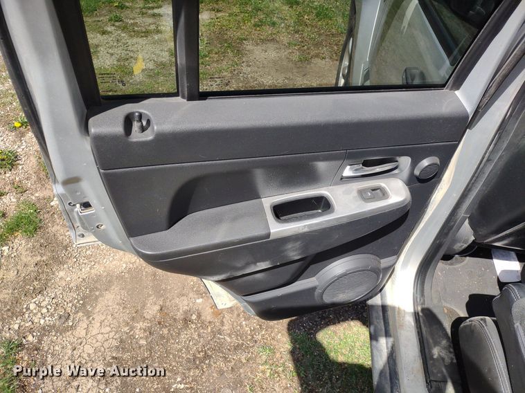 image for item LL9062 2010 Jeep Liberty Limited  SUV