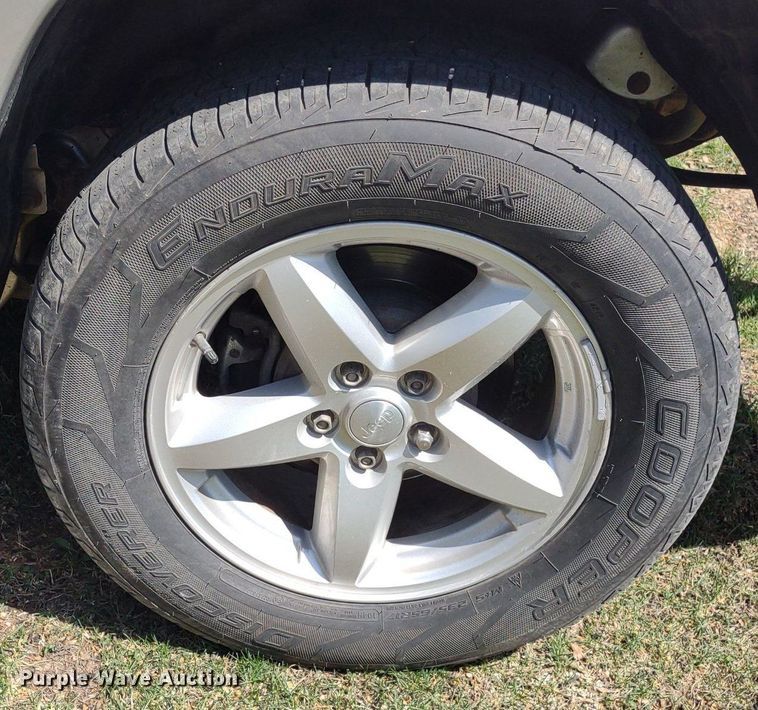 image for item LL9062 2010 Jeep Liberty Limited  SUV