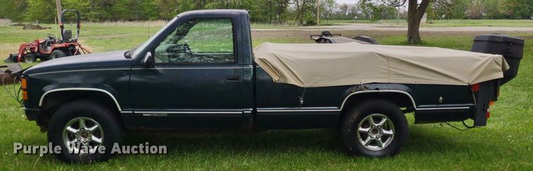 image for item LL9124 1997 GMC Sierra 1500  pickup truck