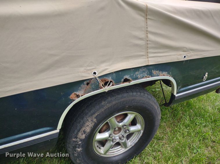 image for item LL9124 1997 GMC Sierra 1500  pickup truck