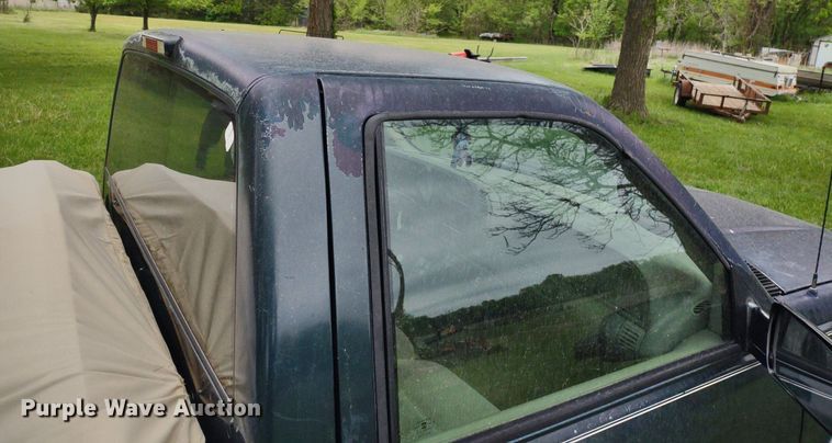 image for item LL9124 1997 GMC Sierra 1500  pickup truck