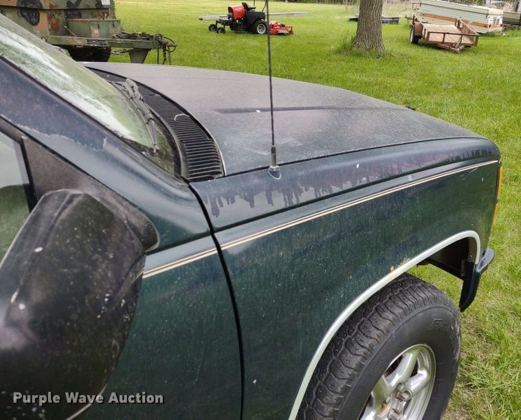 image for item LL9124 1997 GMC Sierra 1500  pickup truck