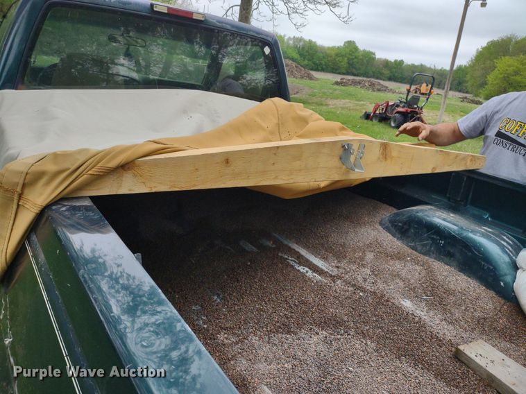 image for item LL9124 1997 GMC Sierra 1500  pickup truck