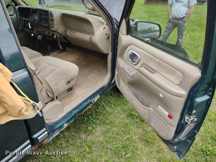 image for item LL9124 1997 GMC Sierra 1500  pickup truck