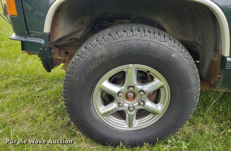 image for item LL9124 1997 GMC Sierra 1500  pickup truck