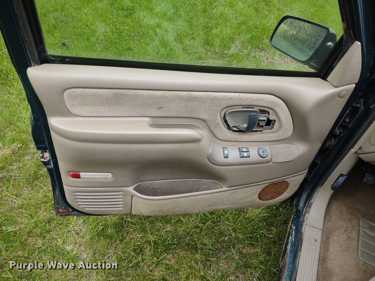 image for item LL9124 1997 GMC Sierra 1500  pickup truck