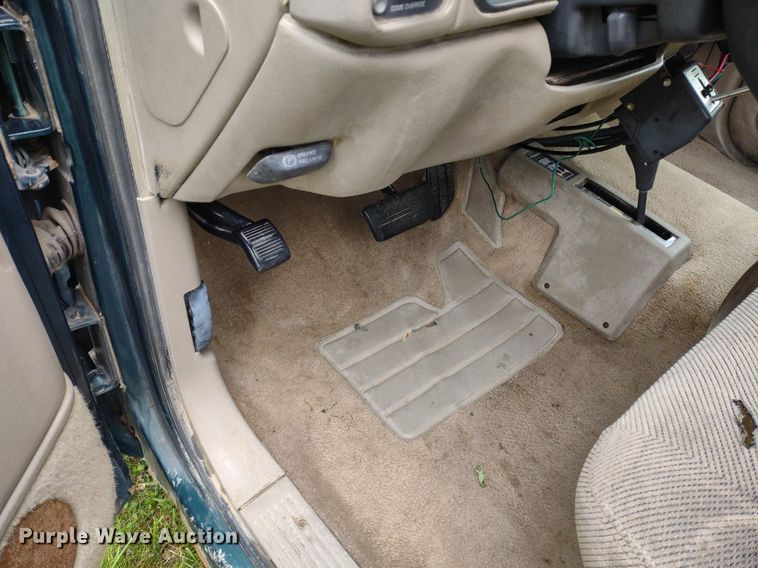 image for item LL9124 1997 GMC Sierra 1500  pickup truck