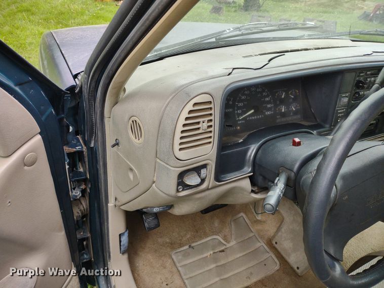 image for item LL9124 1997 GMC Sierra 1500  pickup truck