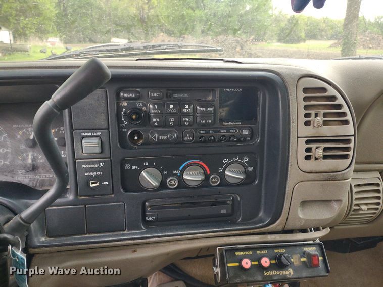 image for item LL9124 1997 GMC Sierra 1500  pickup truck