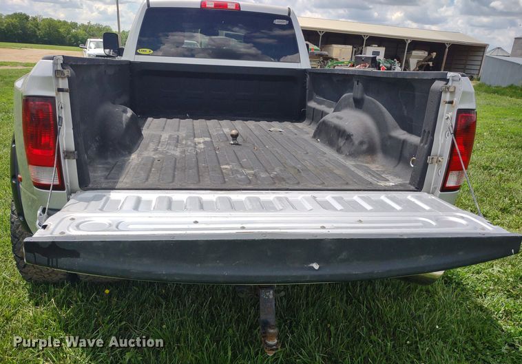 image for item LL9185 2014 Dodge Ram 3500HD  Crew Cab pickup truck