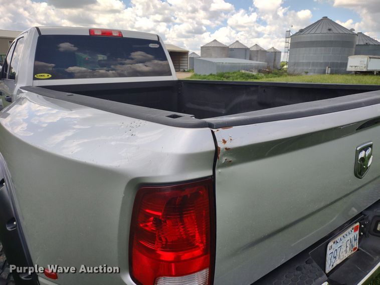 image for item LL9185 2014 Dodge Ram 3500HD  Crew Cab pickup truck