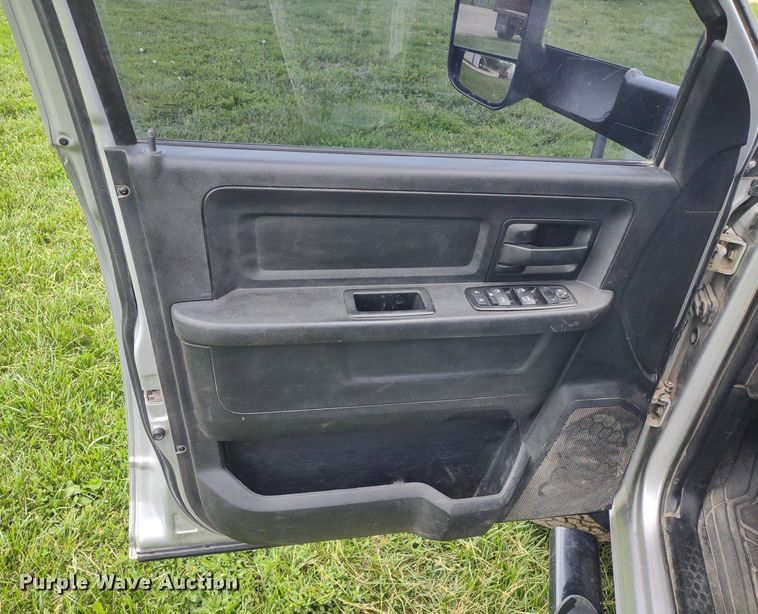 image for item LL9185 2014 Dodge Ram 3500HD  Crew Cab pickup truck