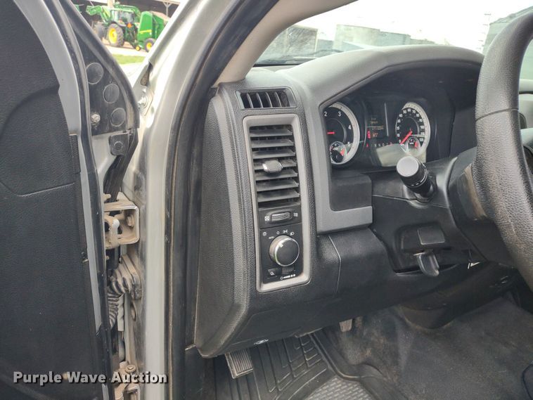 image for item LL9185 2014 Dodge Ram 3500HD  Crew Cab pickup truck