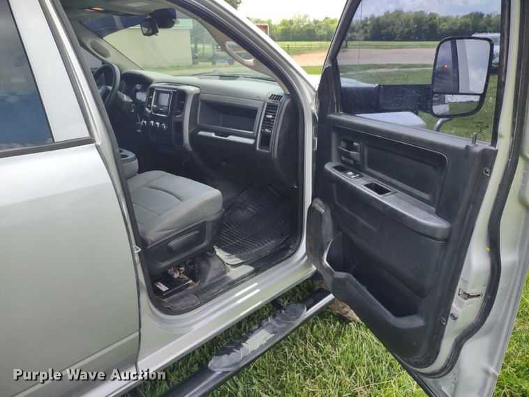 image for item LL9185 2014 Dodge Ram 3500HD  Crew Cab pickup truck