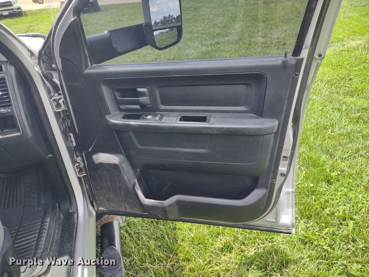 image for item LL9185 2014 Dodge Ram 3500HD  Crew Cab pickup truck