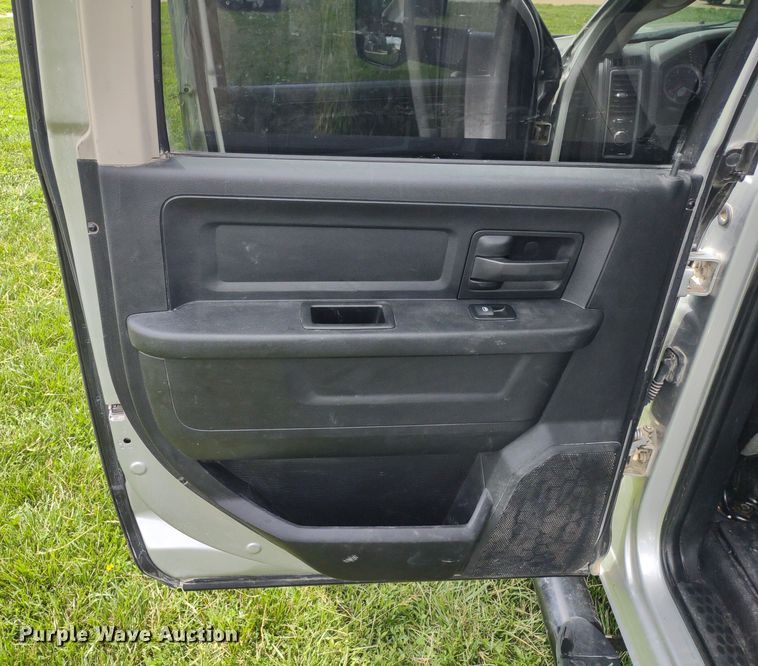 image for item LL9185 2014 Dodge Ram 3500HD  Crew Cab pickup truck