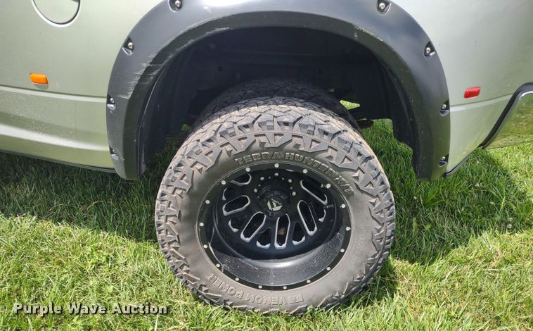 image for item LL9185 2014 Dodge Ram 3500HD  Crew Cab pickup truck