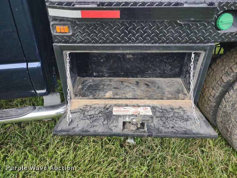 image for item LL9186 2009 Dodge Ram 3500HD  Quad Cab bale bed pickup truck