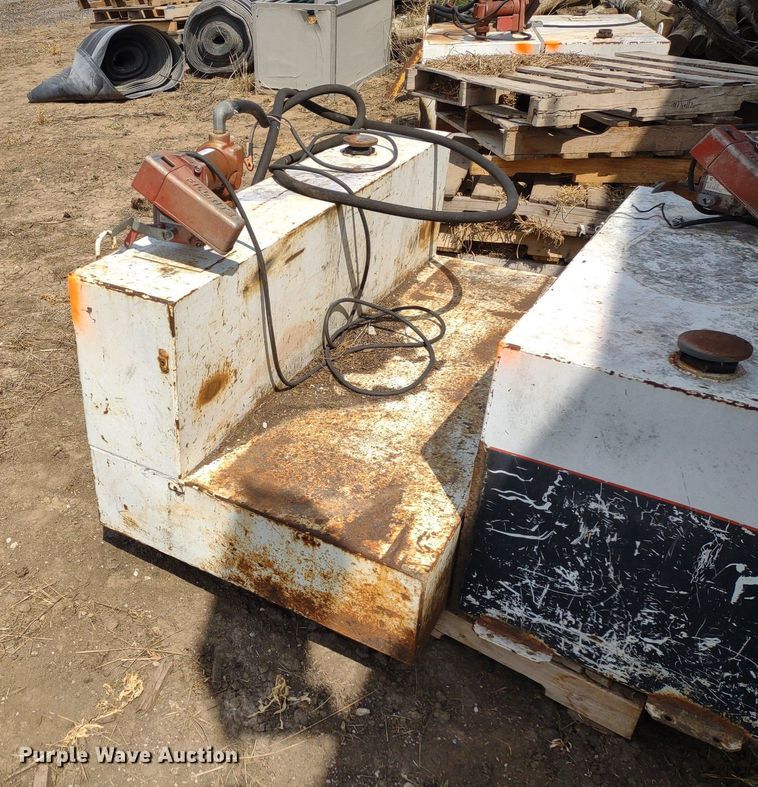 image for item LL9204 (4) Delta auxiliary fuel tanks