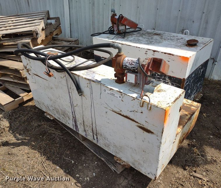 image for item LL9204 (4) Delta auxiliary fuel tanks