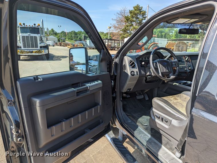 image for item LM9787 2011 Ford F250 Super Duty  Crew Cab pickup truck